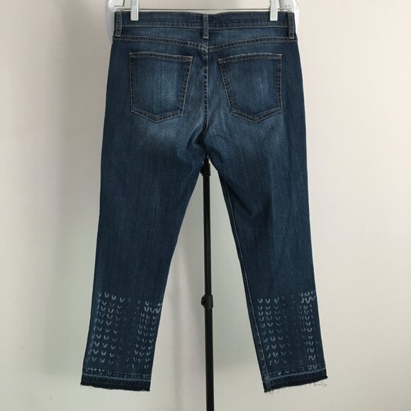 CURRENT ELLIOTT Logo Hardware Dark Wash Print Raw Edge Hem Crop/Ankle Jeans - Picture 10 of 11
